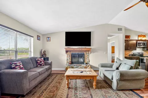 Living - 5103 Erie Rd, Parrish, FL 34219 photo 3 of 4