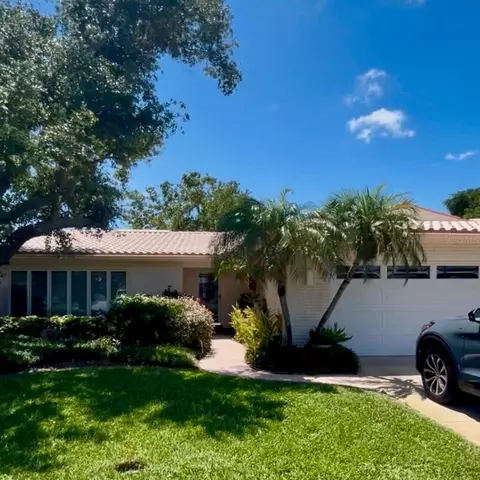 10248 Imperial Point Dr E, Largo, FL 33774