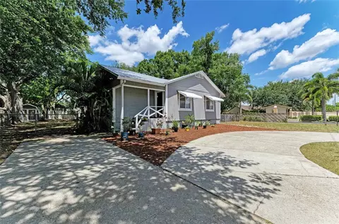 939 N Lockwood Ridge Rd, Sarasota, FL 34237