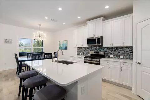 Kitchen - 3410 Box Turtle Ter, Parrish, FL 34219 photo 4 of 7