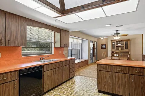 Kitchen - 9704 25th St E, Parrish, FL 34219 photo 4 of 4