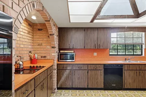 Kitchen - 9704 25th St E, Parrish, FL 34219 photo 3 of 4