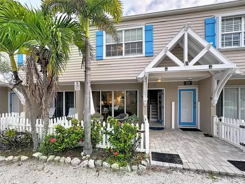 120 52nd St, Holmes Beach, FL 34217