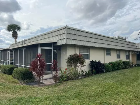 201 Kings Blvd #5, Sun City Center, FL 33573
