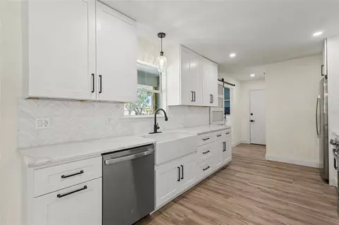 Kitchen - 601 136th Ct E, Bradenton, FL 34212 photo 1 of 2