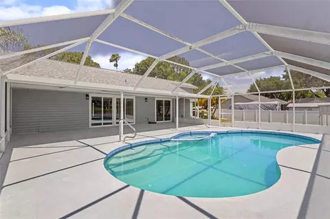 Exterior - 601 136th Ct E, Bradenton, FL 34212 photo 9 of 12