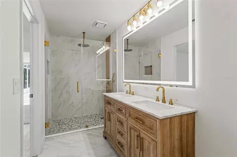 Bath - 601 136th Ct E, Bradenton, FL 34212 photo 2 of 3