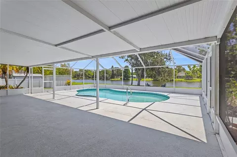 Exterior - 601 136th Ct E, Bradenton, FL 34212 photo 8 of 12