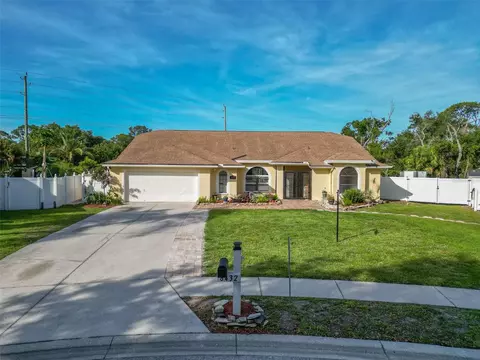 8432 Palm Lakes Ct, Sarasota, FL 34243