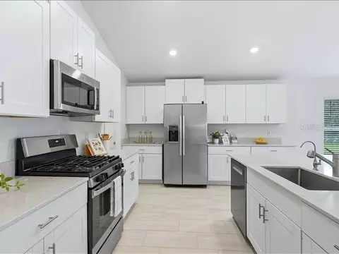 Kitchen - 12032 Blue Diamond Trl, Parrish, FL 34219 photo 4 of 5