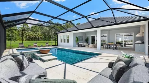 Exterior - 10594 Eclipse St, Sarasota, FL 34241 photo 3 of 10