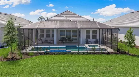 Exterior - 10610 Eclipse St, Sarasota, FL 34241 photo 4 of 11