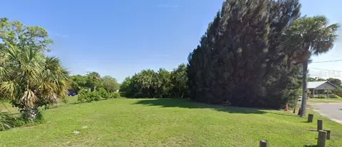 Lake Street, Stuart, FL 34994
