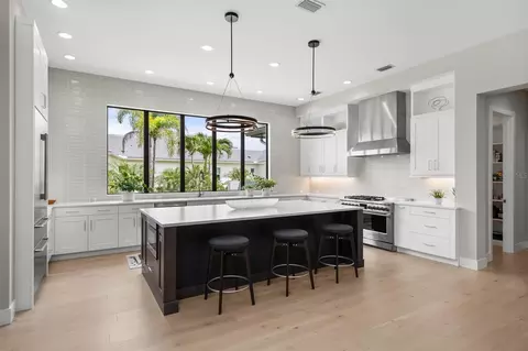 Kitchen - 11721 Rive Isle Run, Parrish, FL 34219 photo 4 of 13