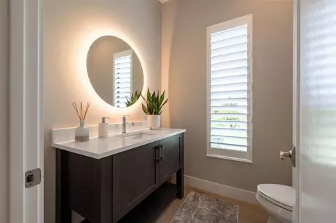 Bath - 11721 Rive Isle Run, Parrish, FL 34219 photo 1 of 13