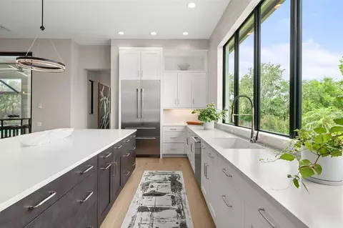 Kitchen - 11721 Rive Isle Run, Parrish, FL 34219 photo 7 of 13