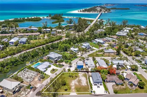 591 Russell St, Longboat Key, FL 34228