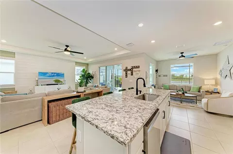 Kitchen - 12314 Nantahala Run, Parrish, FL 34219 photo 5 of 6