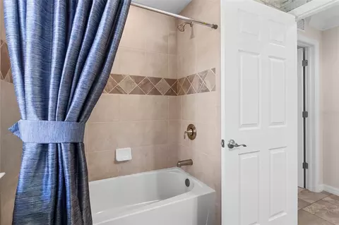 Bath - 89 Navigation Cir, Osprey, FL 34229 photo 4 of 4