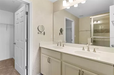 Bath - 89 Navigation Cir, Osprey, FL 34229 photo 1 of 4