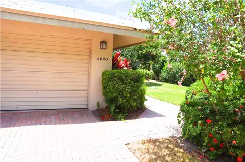 4820 Kestral Park Cir #18, Sarasota, FL 34231
