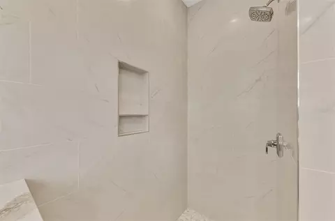 Bath - 13987 Siena Loop, Bradenton, FL 34202 photo 4 of 5