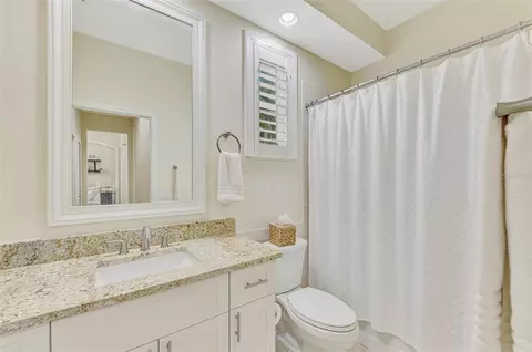 Bath - 13987 Siena Loop, Bradenton, FL 34202 photo 5 of 5