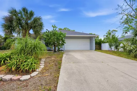 Exterior - 1163 Ringtail Rd, Venice, FL 34293 photo 1 of 8