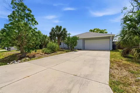 Exterior - 1163 Ringtail Rd, Venice, FL 34293 photo 2 of 8
