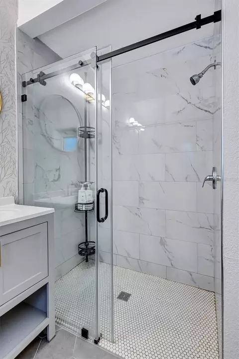 Bath - 4909 6th Ave E, Bradenton, FL 34208 photo 4 of 5