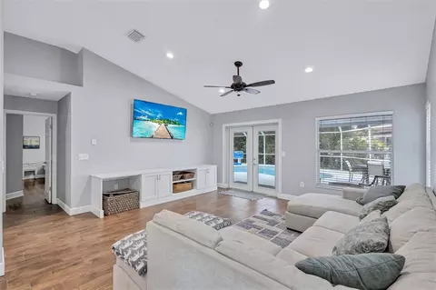 Living - 4909 6th Ave E, Bradenton, FL 34208 photo 4 of 5