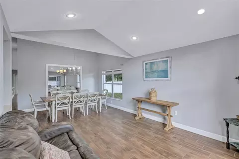 Dining - 4909 6th Ave E, Bradenton, FL 34208 photo 1 of 4