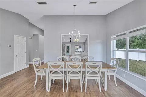Dining - 4909 6th Ave E, Bradenton, FL 34208 photo 2 of 4