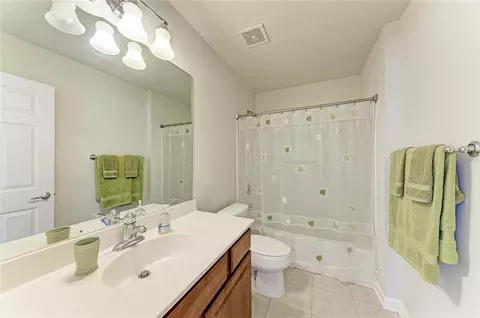 Bath - 5822 100th Ave E, Parrish, FL 34219 photo 3 of 3