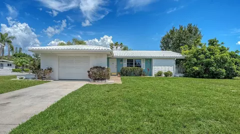 2822 Safe Harbor Cir, Sarasota, FL 34231