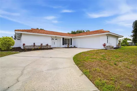 3535 Village Green Dr, Sarasota, FL 34239