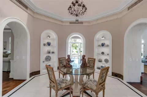 Dining - 101 Osprey Point Dr, Osprey, FL 34229 photo 4 of 4