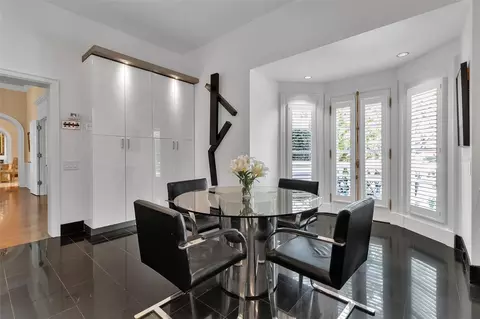 Dining - 101 Osprey Point Dr, Osprey, FL 34229 photo 3 of 4