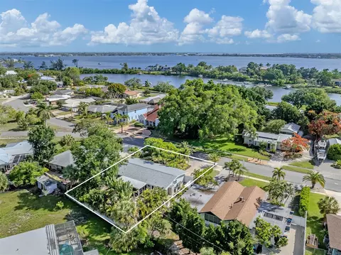 632 Park Dr, Bradenton, FL 34209