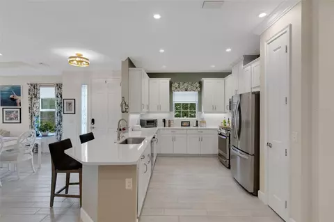 Kitchen - 6324 Plateau Ct, Bradenton, FL 34203 photo 3 of 7