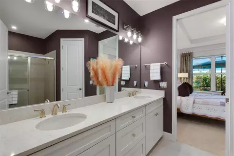 Bath - 6324 Plateau Ct, Bradenton, FL 34203 photo 2 of 3
