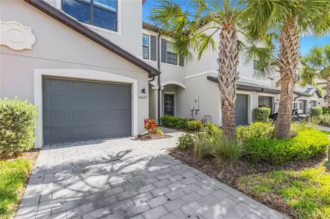 15227 Sunny Day Dr, Bradenton, FL 34211