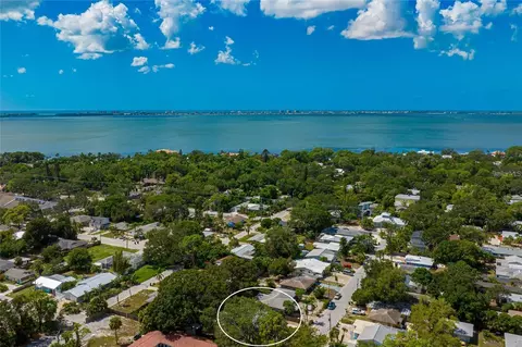 864 41st St, Sarasota, FL 34234