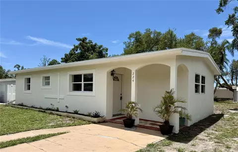 224 W Cornelius Cir, Sarasota, FL 34232