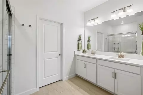 Bath - 12617 Lily Quartz Loop, Parrish, FL 34219 photo 1 of 3