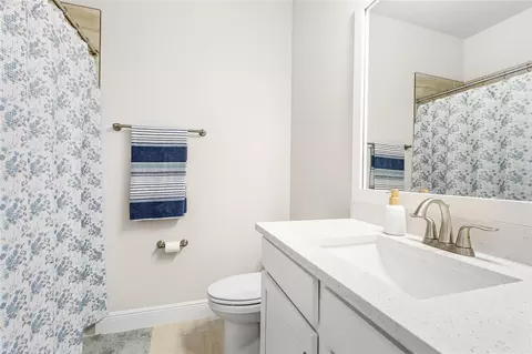 Bath - 11805 Catawba Cv, Parrish, FL 34219 photo 3 of 3