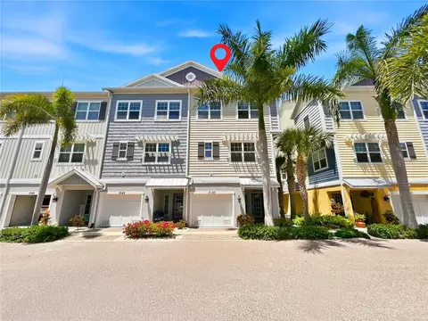 3137 Moorings Dr S, Saint Petersburg, FL 33712