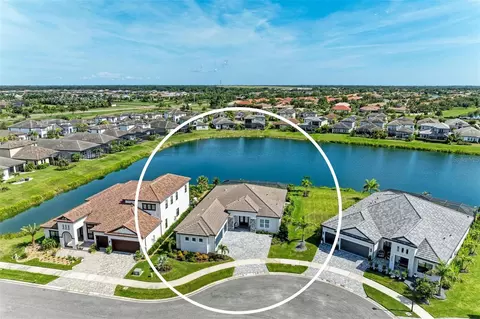 8533 Beechlake Ct, Sarasota, FL 34240