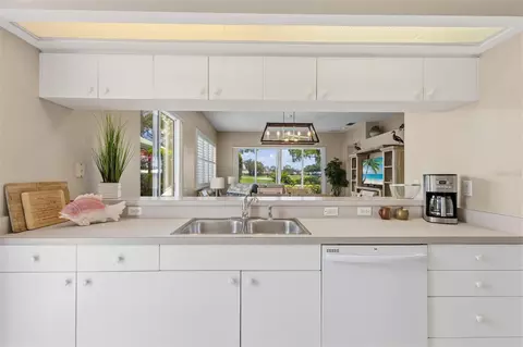 Kitchen - 8752 52nd Dr E, Bradenton, FL 34211 photo 4 of 4