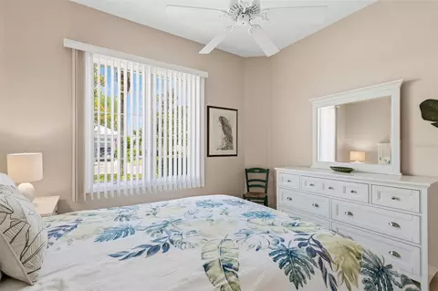 Bedroom - 8752 52nd Dr E, Bradenton, FL 34211 photo 5 of 5